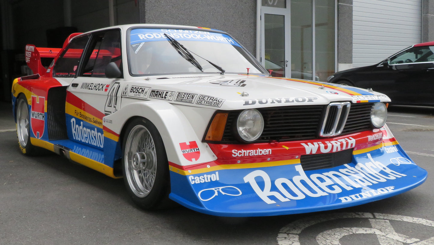 DRM BMW 320 Turbo on oldschool track! Print - A2!